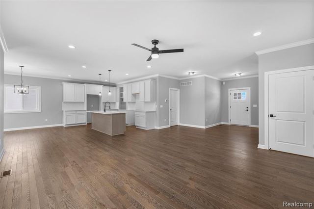 5212 Farmridge Lane, Grand Blanc, MI 48439