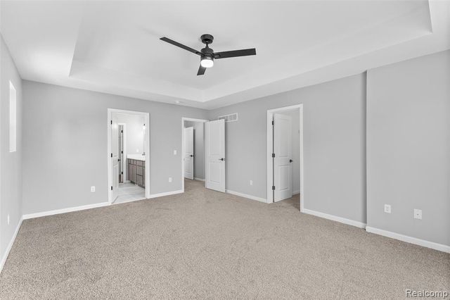 5212 Farmridge Lane, Grand Blanc, MI 48439