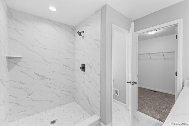 5212 Farmridge Lane, Grand Blanc, MI 48439