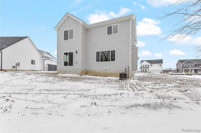 5212 Farmridge Lane, Grand Blanc, MI 48439