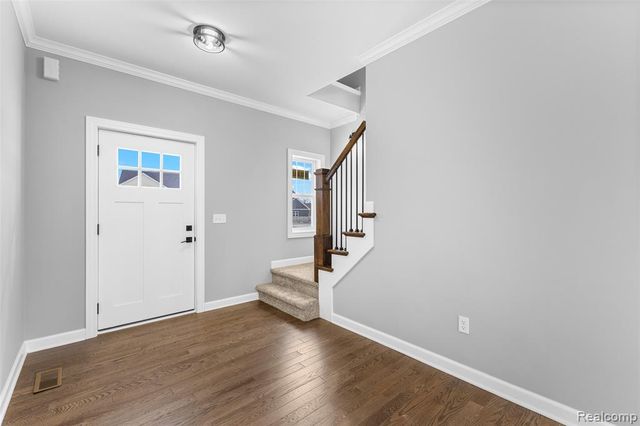 5212 Farmridge Lane, Grand Blanc, MI 48439