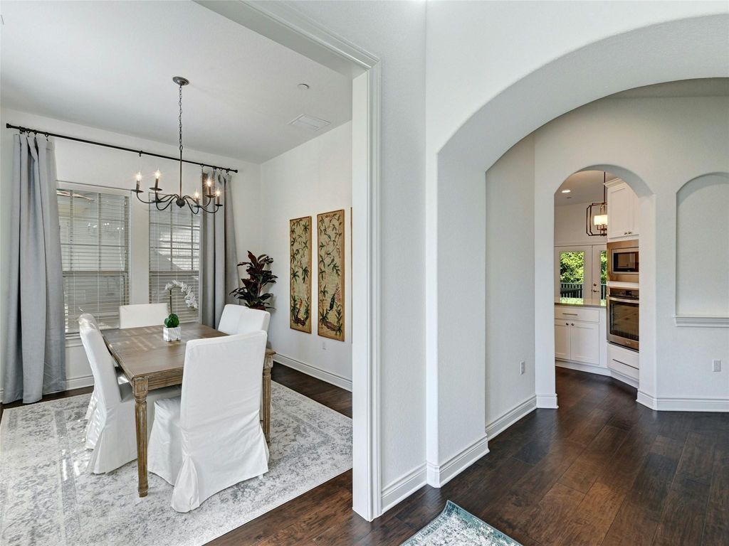 2400 Winsted LN, Austin, TX 78703