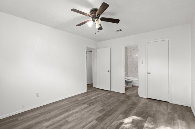 10027 Towne Mist Drive, Sugar Land, TX 77498