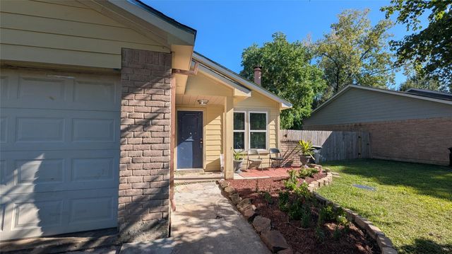 10027 Towne Mist Drive, Sugar Land, TX 77498