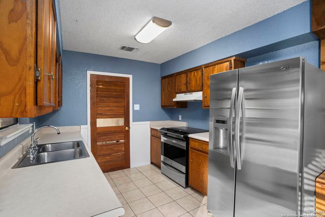 127 Harless, Center Point, TX 78010