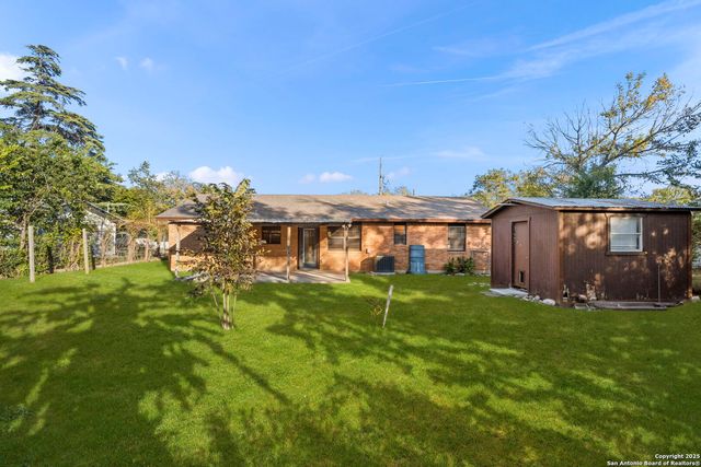 127 Harless, Center Point, TX 78010