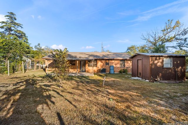 127 Harless, Center Point, TX 78010