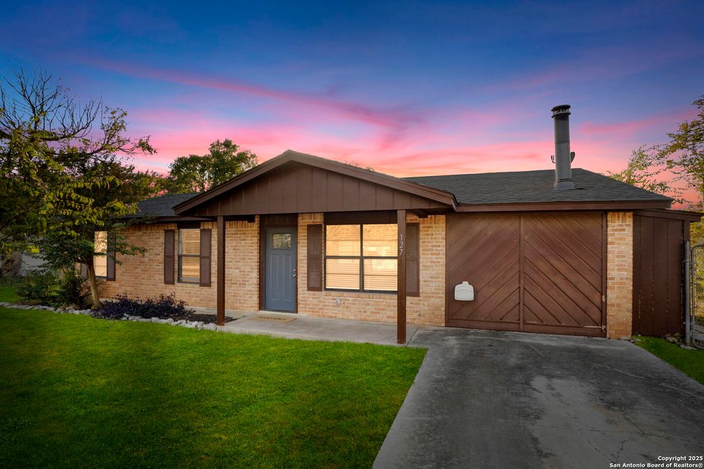 127 Harless, Center Point, TX 78010