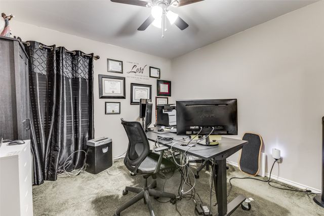 218 Streamside Drive, Desoto, TX 75115