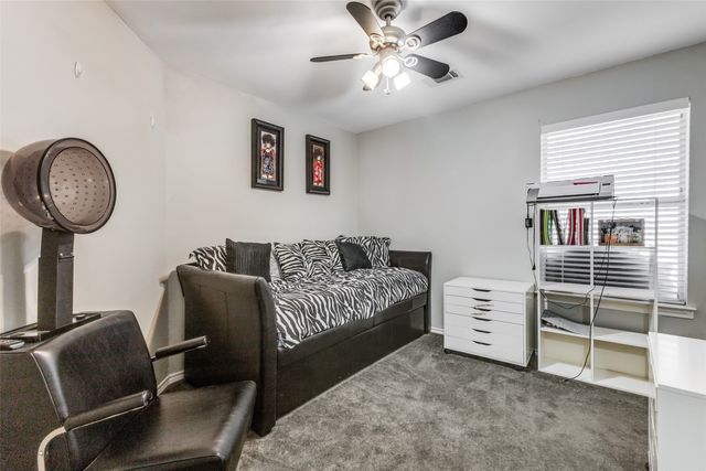 218 Streamside Drive, Desoto, TX 75115