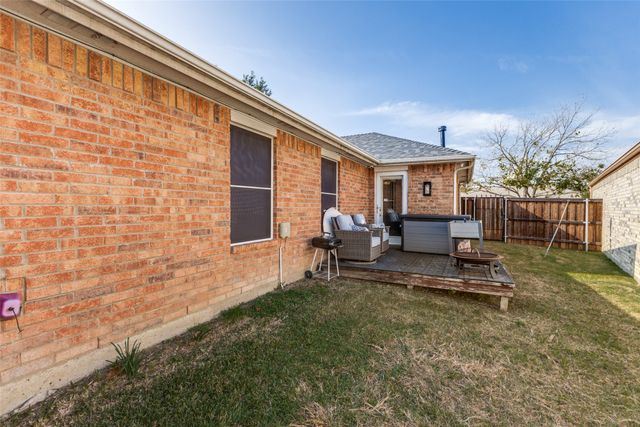 218 Streamside Drive, Desoto, TX 75115