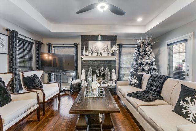 218 Streamside Drive, Desoto, TX 75115