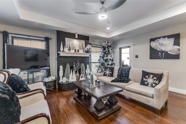 218 Streamside Drive, Desoto, TX 75115