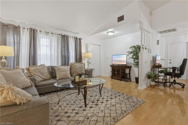 219 SE 16th TER, Cape Coral, FL 33990