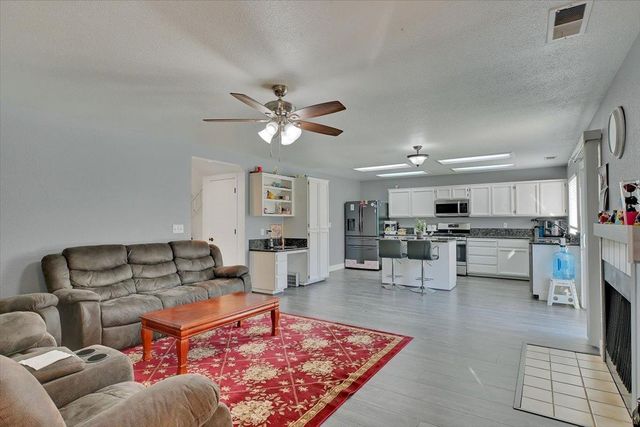 2277 Hamstead Ln, Yuba City, CA 95991