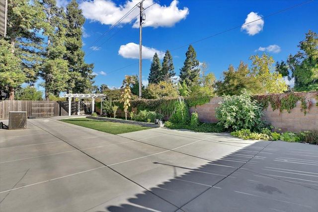 2277 Hamstead Ln, Yuba City, CA 95991