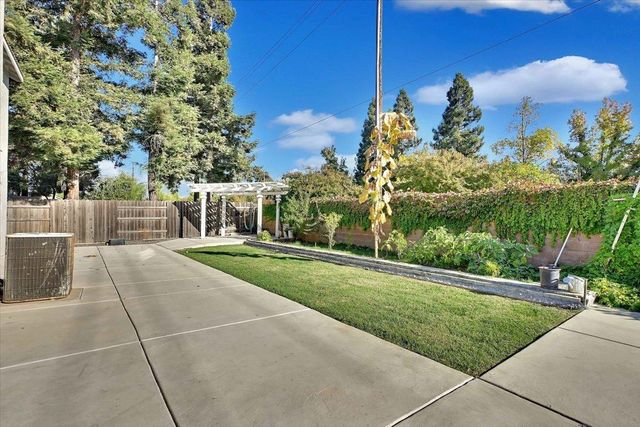 2277 Hamstead Ln, Yuba City, CA 95991