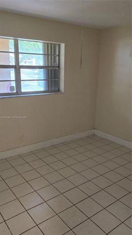 1450 NE 191st Street 106, Miami, FL 33179
