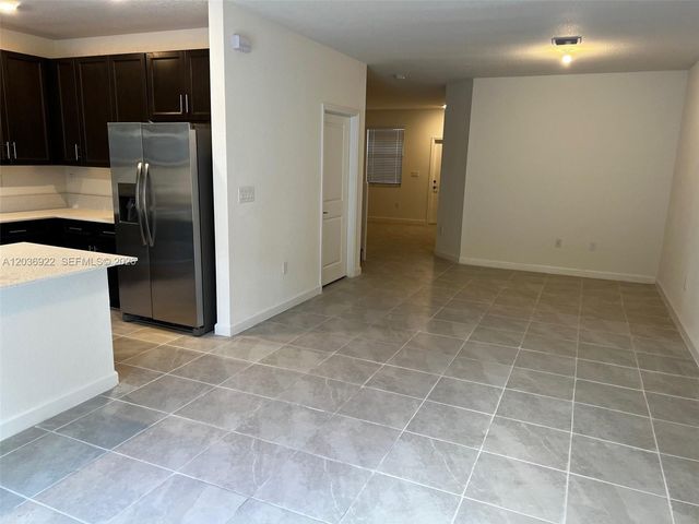 1120 SE 26th Ter 1120, Homestead, FL 33035