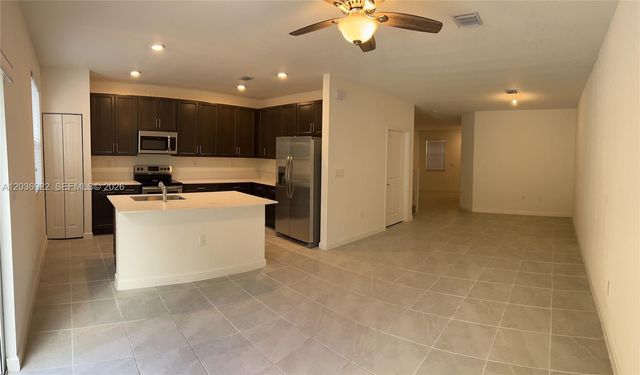 1120 SE 26th Ter 1120, Homestead, FL 33035