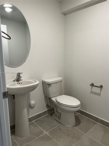 1120 SE 26th Ter 1120, Homestead, FL 33035