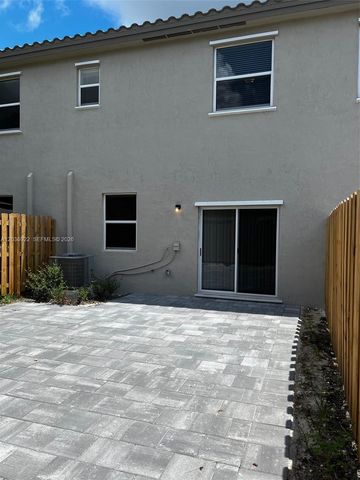 1120 SE 26th Ter 1120, Homestead, FL 33035