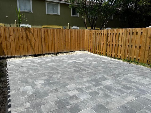 1120 SE 26th Ter 1120, Homestead, FL 33035
