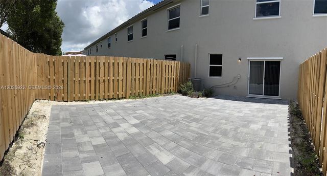1120 SE 26th Ter 1120, Homestead, FL 33035