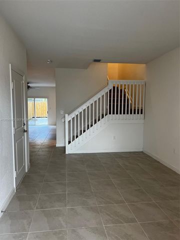 1120 SE 26th Ter 1120, Homestead, FL 33035