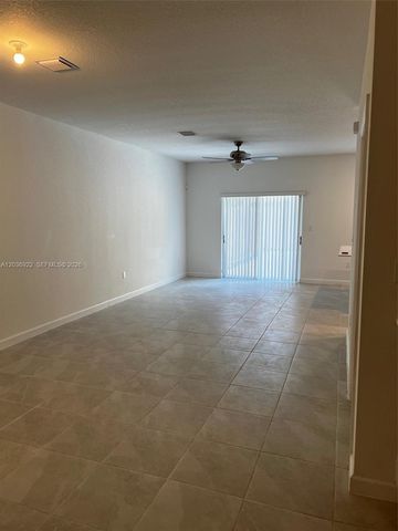 1120 SE 26th Ter 1120, Homestead, FL 33035