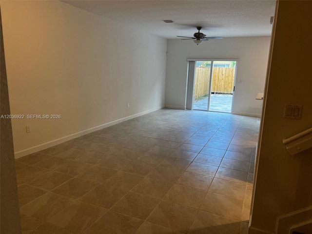 1120 SE 26th Ter 1120, Homestead, FL 33035