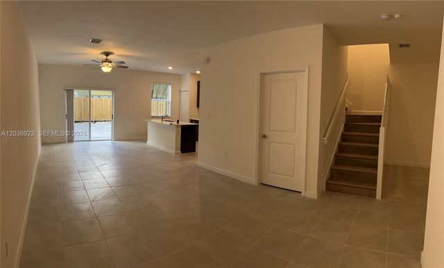 1120 SE 26th Ter 1120, Homestead, FL 33035