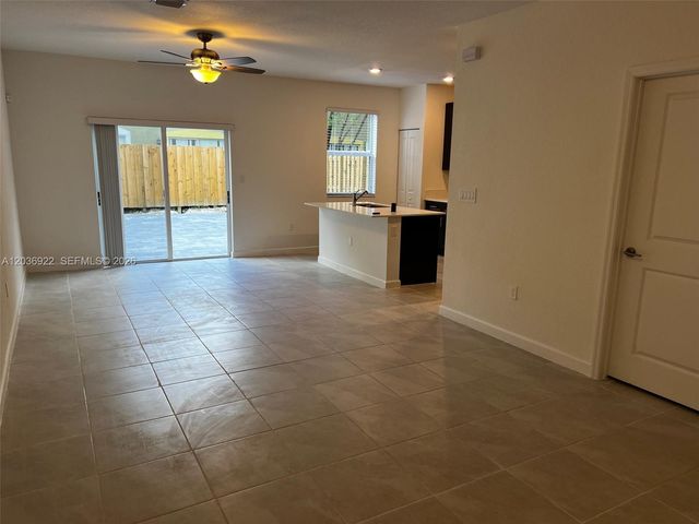 1120 SE 26th Ter 1120, Homestead, FL 33035