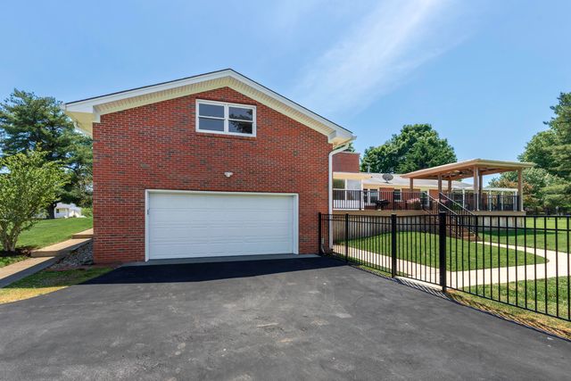 1651 Donelwal Drive, Lexington, KY 40511