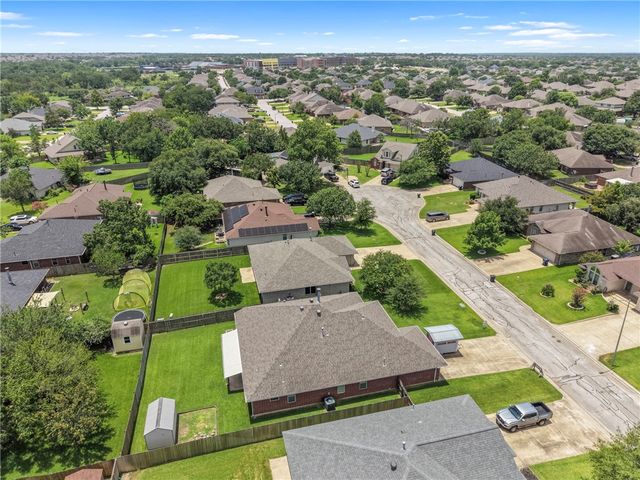 1208 Portsmouth Court, College Station, TX 77845