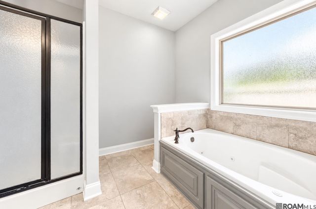 12022 Spring House Dr, Greenwell Springs, LA 70739