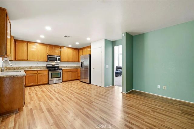 44131 Sunmist Court, Lancaster, CA 93535