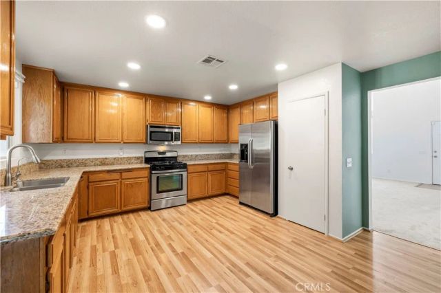 44131 Sunmist Court, Lancaster, CA 93535