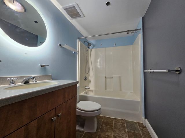 147 Centre 208, Brockton, MA 02301