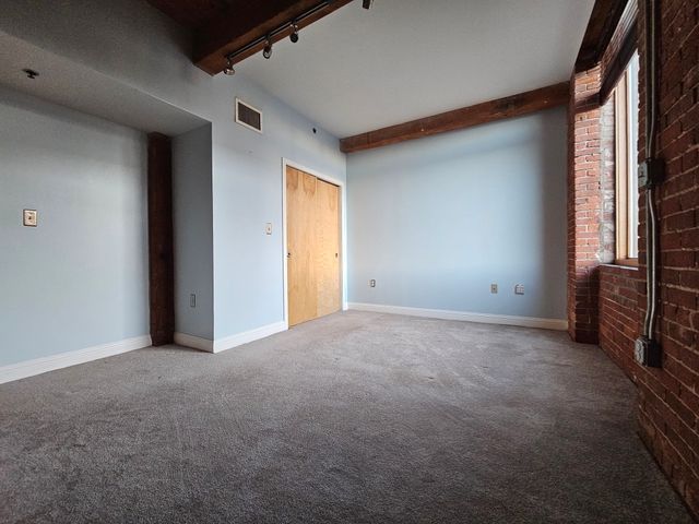 147 Centre 208, Brockton, MA 02301