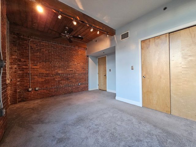 147 Centre 208, Brockton, MA 02301