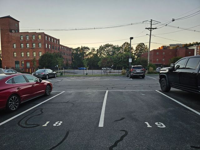 147 Centre 208, Brockton, MA 02301