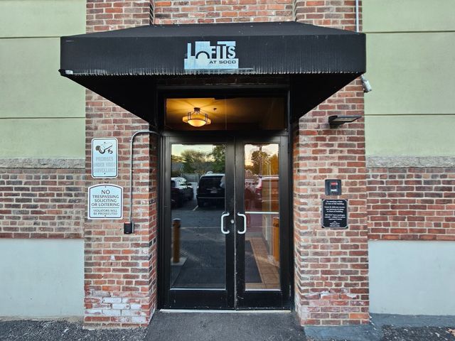 147 Centre 208, Brockton, MA 02301