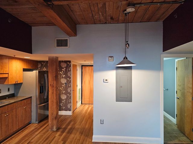 147 Centre 208, Brockton, MA 02301