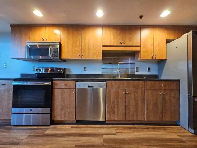 147 Centre 208, Brockton, MA 02301