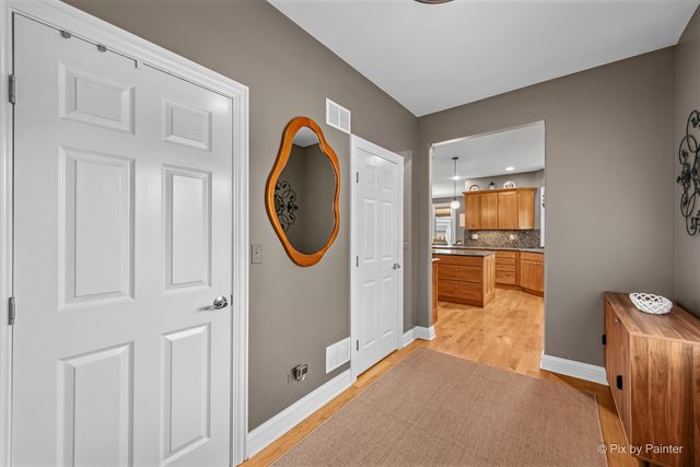 298 Cara Lane, Wood Dale, IL 60191