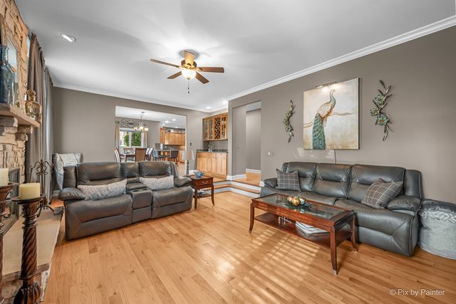 298 Cara Lane, Wood Dale, IL 60191