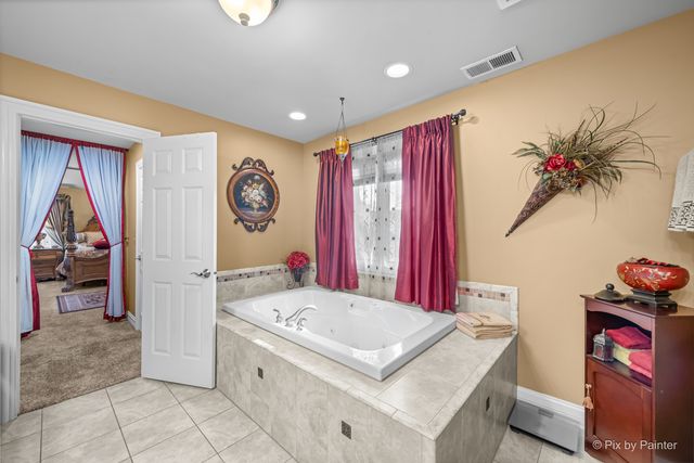 298 Cara Lane, Wood Dale, IL 60191