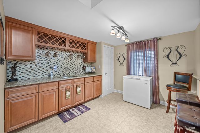 298 Cara Lane, Wood Dale, IL 60191