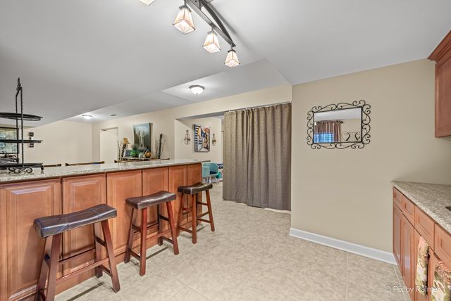 298 Cara Lane, Wood Dale, IL 60191